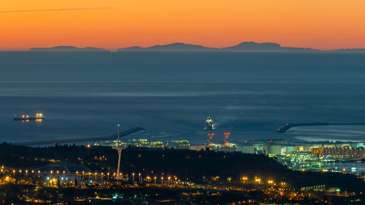 🧵 Avui l’Alfons Puertas (<a href="/alfons_pc/">Alfons Puertas</a>) ha pogut fotografiar el perfil de l’illa de Mallorca des de l’observatori Fabra de Barcelona, un fet que passa uns quants dies cada any. Però, com és possible si els dos punts es troben a gairebé 200km de distància?
