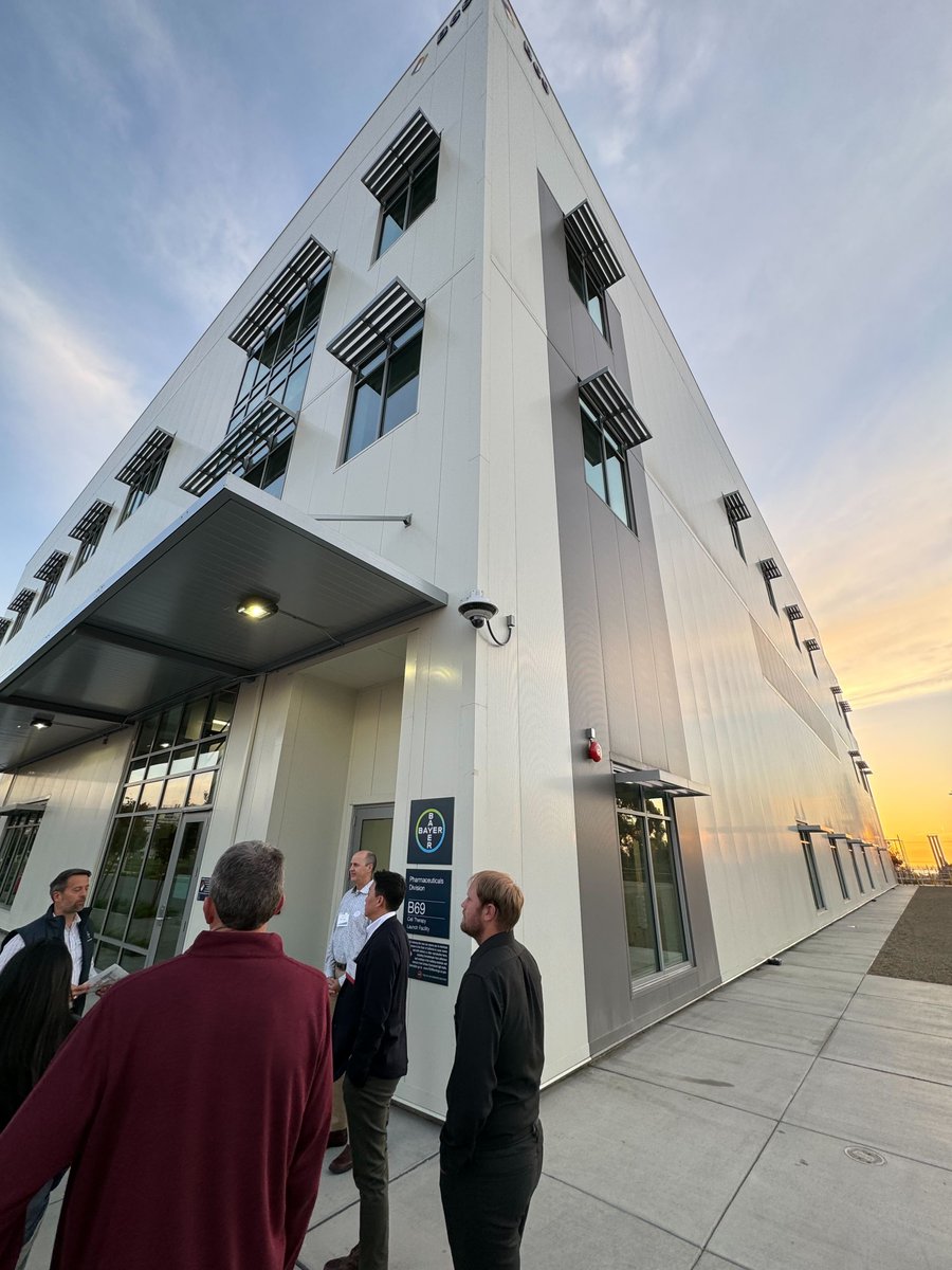 It was great to tour <a href="/Bayer/">Bayer AG</a>’s new #celltherapy manufacturing facility in Berkeley last week &amp; have the opportunity to engage w/ scientists in the cell &amp; #genetherapy community about the emerging technologies that will help usher in a brighter future for patients. <a href="/BiocomCA/">Biocom California</a>