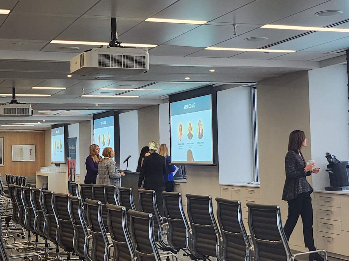 JenFrancis261's tweet image. Hanging out @gowlingwlg_ca practicing pitches as we wait for the #SheBoot grand finale to start! The energy is building!