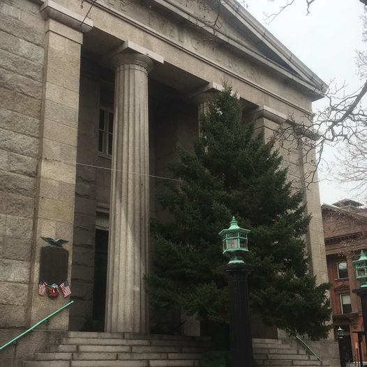 The City is looking for a donor to provide a large evergreen tree for this year’s holiday festivities.
Anyone with a tree for consideration should contact the New Bedford Mayor’s Office at (508) 979-1410.