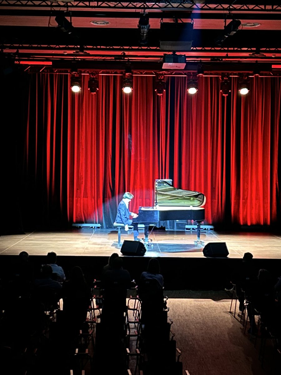 Congratulations #BartlomiejKokot #Piano #fortepian recital #Chopin #TerminalKilturyGoclaw #Warsaw #FundacjaMikulskiArt #MikulskiArtFoundation #DariuszMikulski #MeetMikulski mikulskiart.com/portfolio/bart…