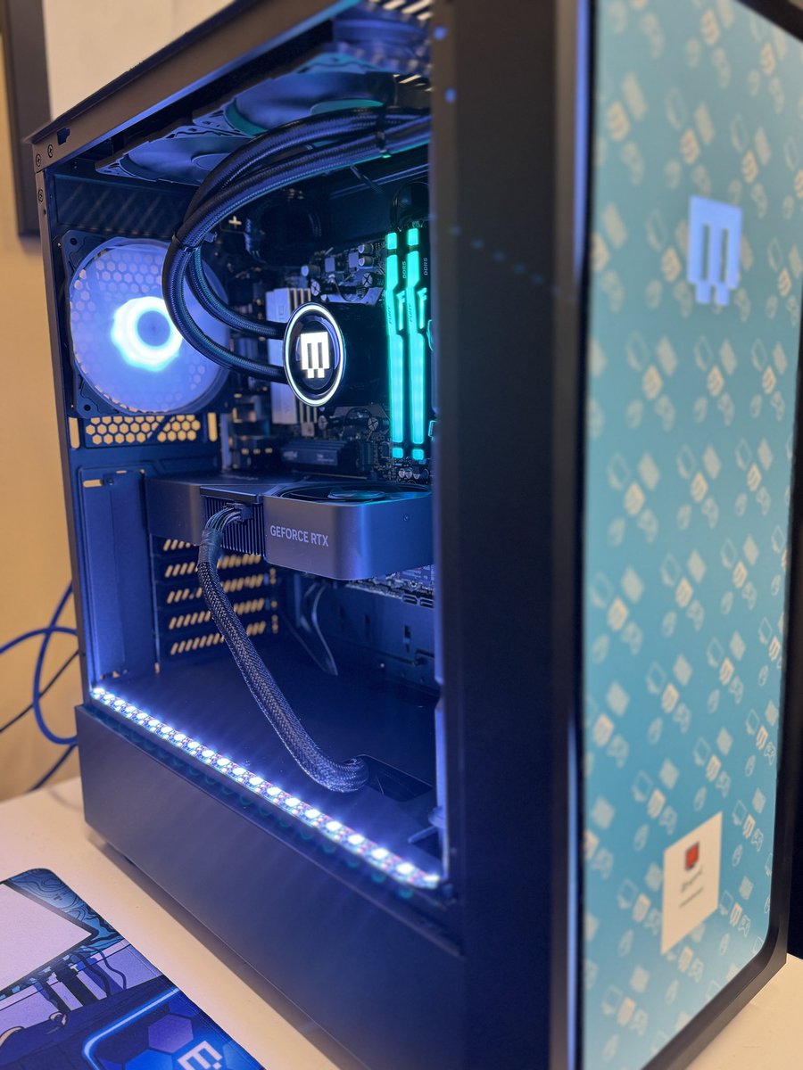 ClassicalTech3's tweet image. DIY @maingear drop MG1 complete! Great case to work with, and looks super sleek. @santos_wallace