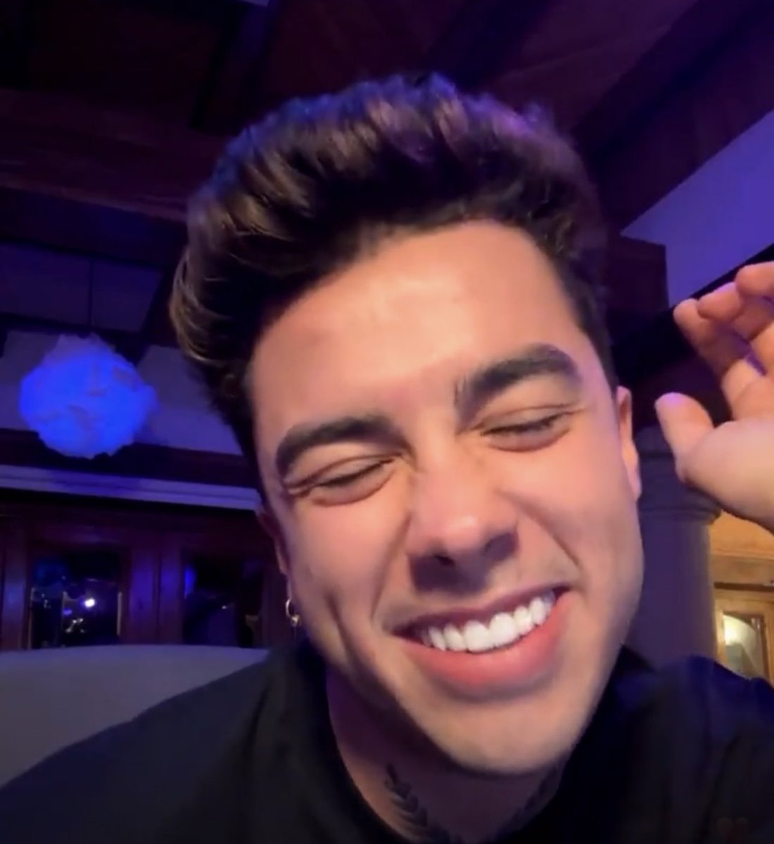 cobian_fernanda's tweet photo. @mariobautista_  ❤️perreo llorando❤️ https://t.co/3POWLBznFi