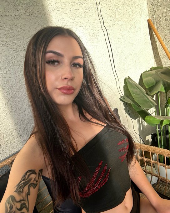 good afternoon 🫶🏼 https://t.co/AAAacKafWY