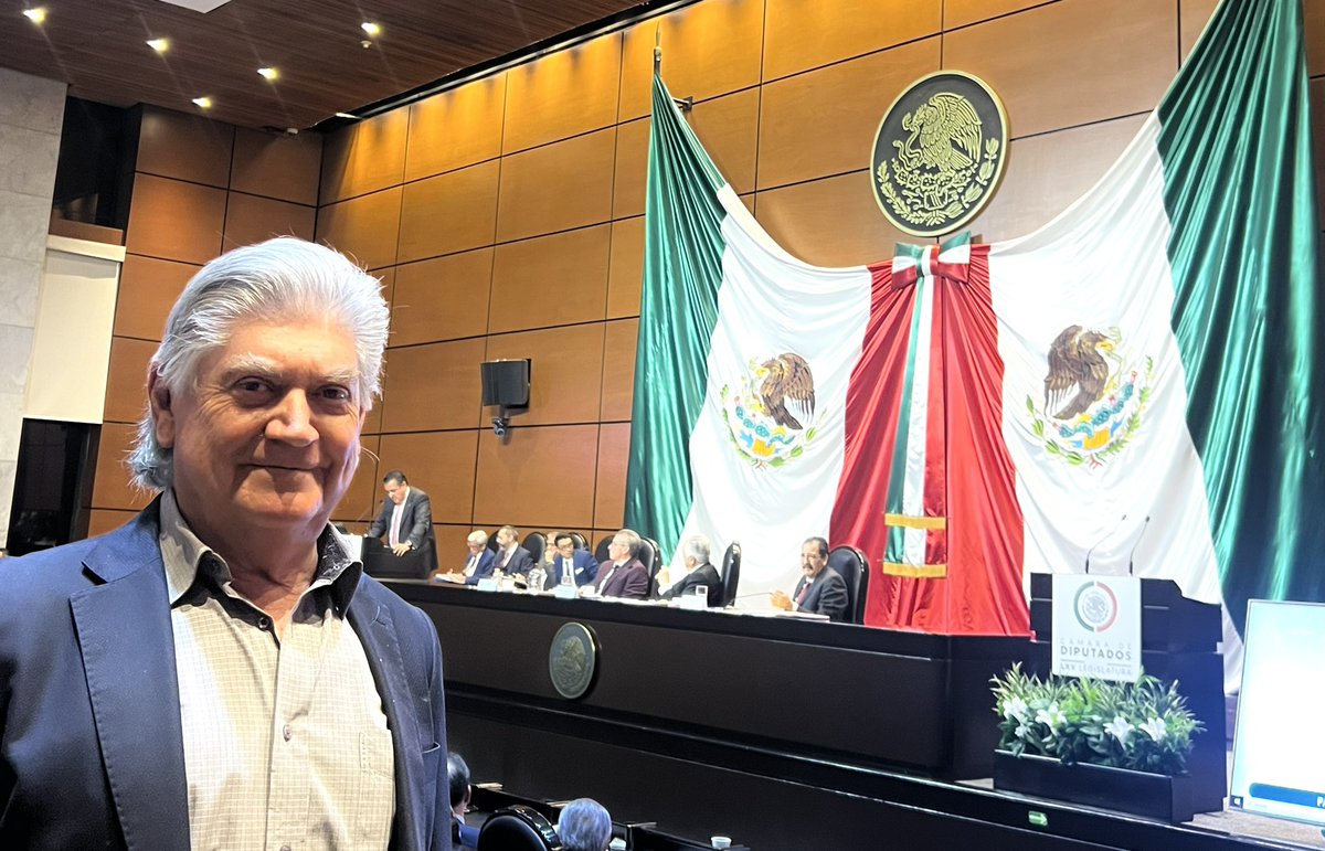 Esta tarde de martes recibimos en la Casa del Pueblo con motivo de la comparecencia ante Comisiones Unidas de Energía e Infraestructura de la <a href="/Mx_Diputados/">H. Cámara de Diputados</a> al Lic. <a href="/ManuelBartlett/">Manuel Bartlett</a> Director General de la <a href="/CFEmx/">CFEmx</a>.