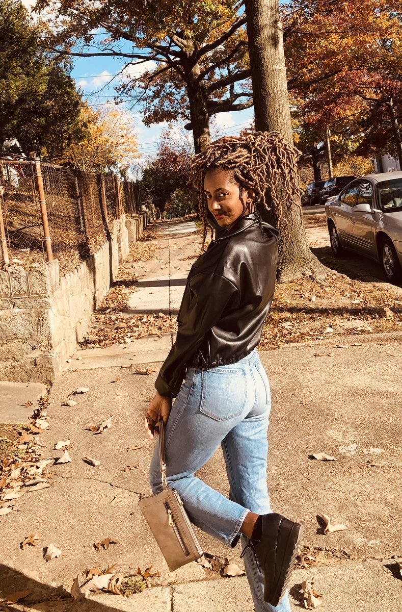 agb_adisgb's tweet photo. Trying to match with the season 🍂🍁
#fall #photograghy #fallseason #colorfulseason #fall2023 https://t.co/9BNMtjakHF