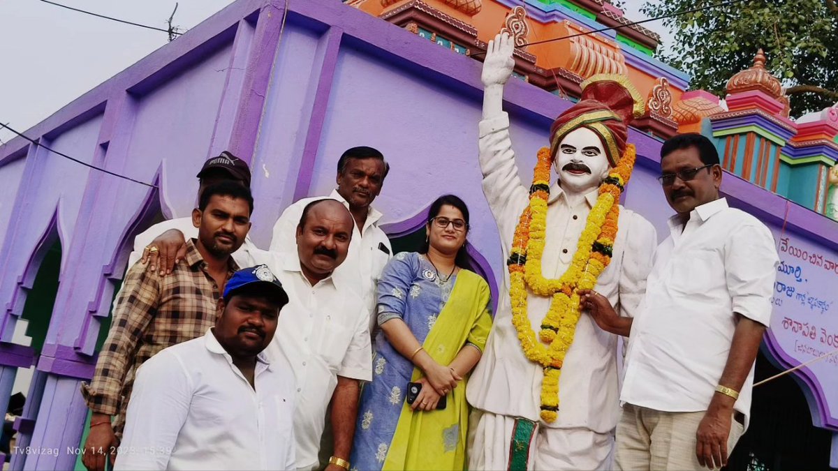MPP_nrpm's tweet photo. ఈరోజు గురందొరపాలెం సచివాలయంలో *ఆంధ్రప్రదేశ్ కి జగనే ఎందుకు కావాలంటే కార్యక్రమానికి హాజరైన ఎంపీపీ రాజేశ్వరి గారు,ఎంపీడీవో గారు,మండల పార్టీ అధ్యక్షులు సత్యనారాయణ గారు,సర్పంచ్ చినబాబు పాల్గొన్నారు.
#WhyAPNeedsYSJagan #gurandorapalem #CmYsJagan #mlaganesh #mppnarsipatnam #Narsipatnam https://t.co/CxMSWtzk5a