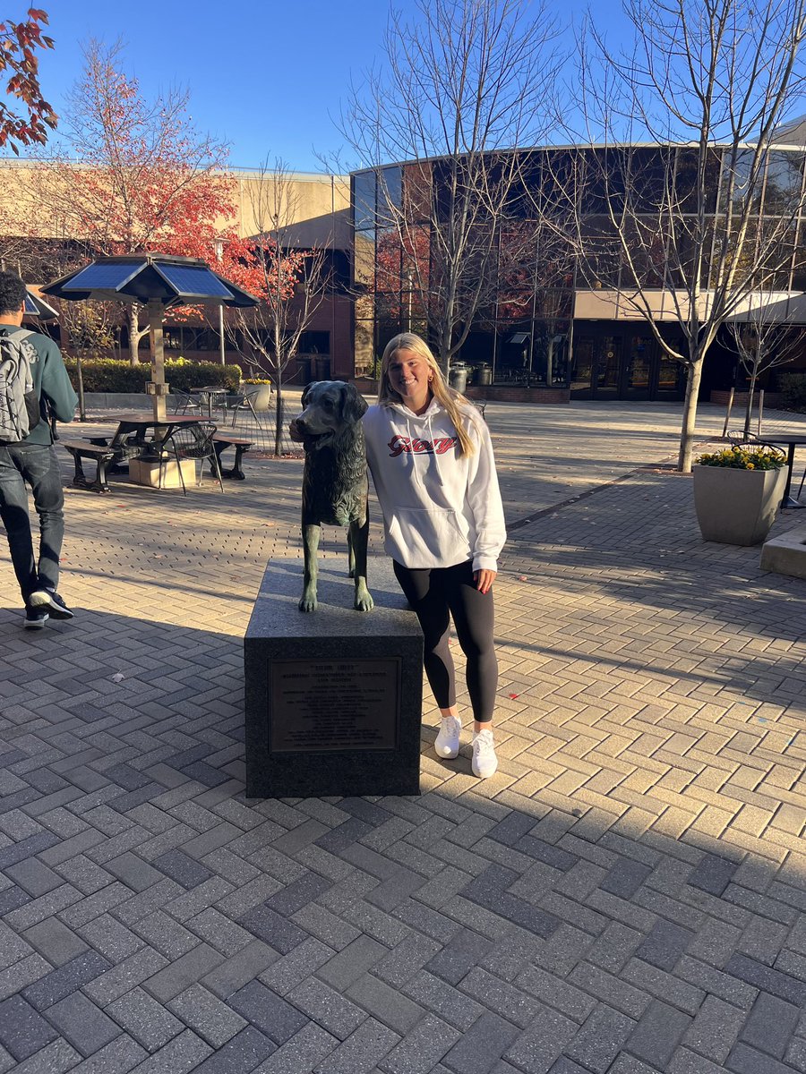 RyleighSmith22's tweet photo. Had a great visit w/ @UMBCsoftball today! Thank you to the coaches and atheltic department for the great tour. @CoachKuhlmeyer @coachsamfrey @UMBCAthletics @GloryGuy99 #GoRetrievers https://t.co/zZHwtSJ1Uz