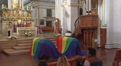 • Era "no binarie" y el certificado de defunción decía que era un masculino.
• Se burlaba de la iglesia católica y le hicieron con una misa para despedirlo.
• Según él todo mundo lo atacaba y su agresor siempre estuvo a su lado, y lo estará: