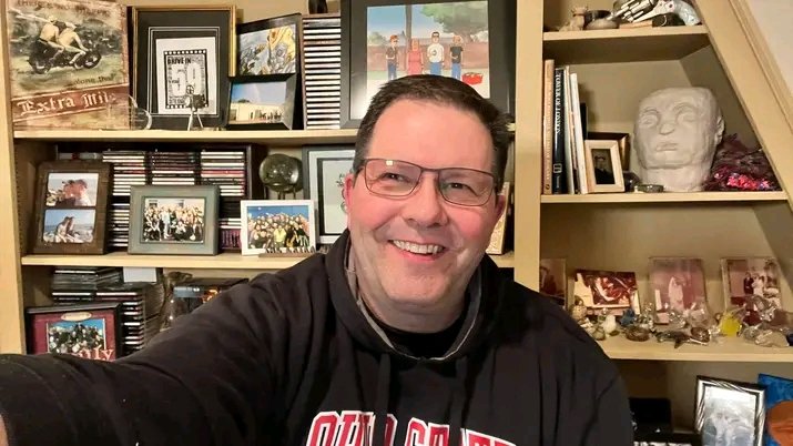 Never let your pass take away your happiness from you 💓💓💓