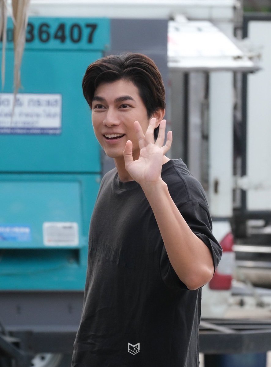 MewsuppasitTH's tweet photo. Good Mewning 🌬️☀️

📅 15.11.2023

สวัสดีวันพุธค่าา วันนี้ถ่ายฉากคอนเสิร์ต สู้ๆนะคะพี่มิว อยากเห็นฉากนี้มากๆเลย❤️❤️

ส่วนใครไปร่วมงานวันนี้ดูแลตัวเองกันดีๆเหมือนเดิมนะคะ 😁

@MSuppasit 
#MewSuppasit
#มิวศุภศิษฏ์
#มนต์รักลูกทุ่ง๒๕๖๗ https://t.co/9mDFYccYOh