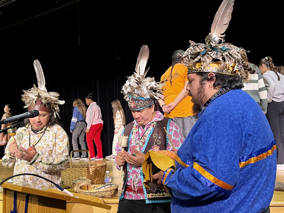 ElmwoodFranklin's tweet image. Thank you to Travis Stafford and fellow members of the Seneca Nation, who joined us for an all-school assembly to share their cultural traditions, beliefs, and values with our community. #thinkingbeyond #elmwoodfranklin