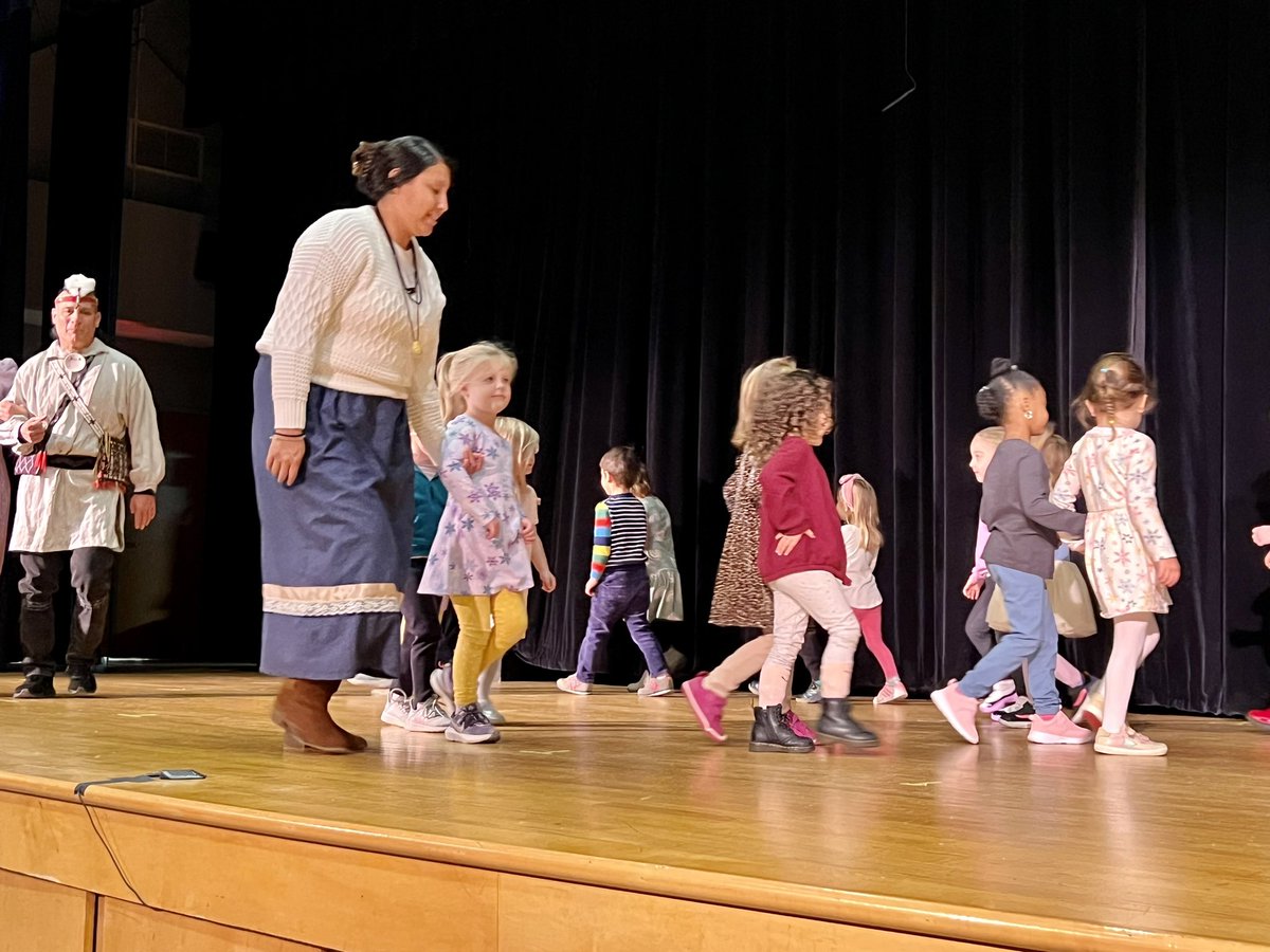 ElmwoodFranklin's tweet image. Thank you to Travis Stafford and fellow members of the Seneca Nation, who joined us for an all-school assembly to share their cultural traditions, beliefs, and values with our community. #thinkingbeyond #elmwoodfranklin