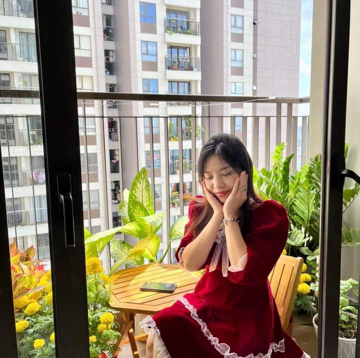 Chỉ còn 97 ngày nữa lại tới Tết Cổ truyền rồi, ngày nhỏ thì thích Tết, chứ lớn lên chẳng còn thích Tết nữa có ai giống em ko ạ