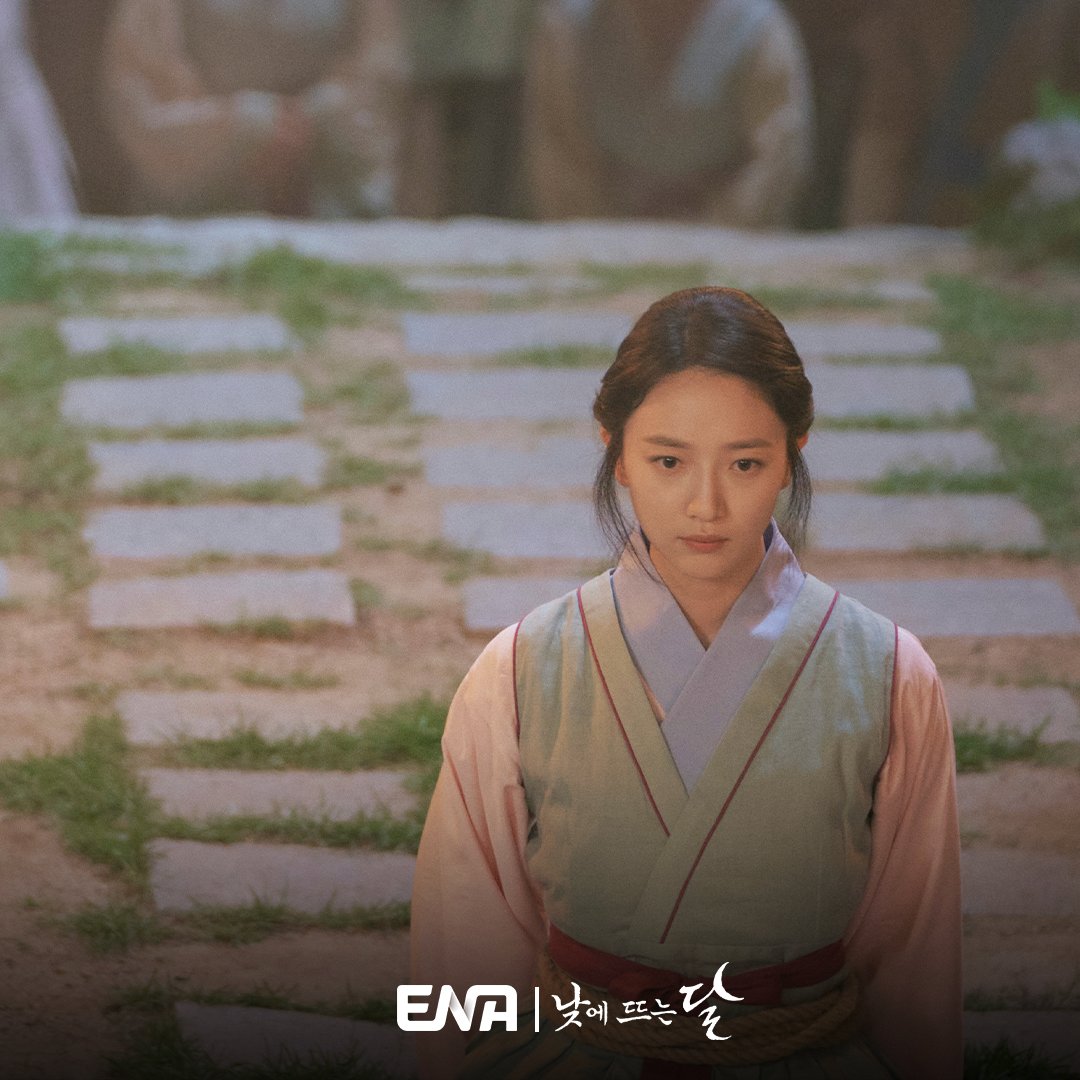 소리부...ㅂㄷㅂㄷ

ENA 수목드라마 <낮에 뜨는 달> 🌙
매주 수목 밤 9시   

#ENA #ENA드라마 #수목드라마 #낮에뜨는달 #김영대 #KimYoungDae #표예진 #PyoYejin #온주완 #OnJuWan #정웅인 #JeongWoongin #이경영 #LeeKyoungyoung #MoonInTheDay
