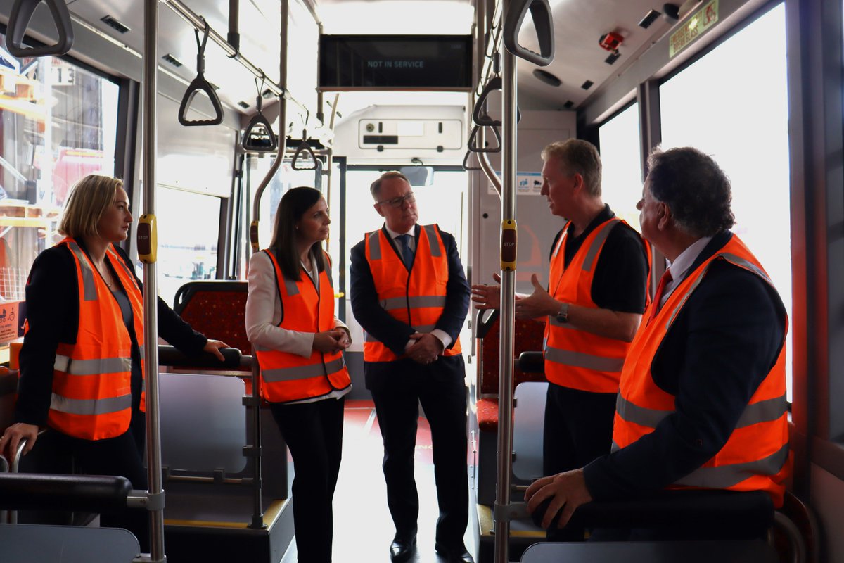Great to see Western Sydney leading innovative solutions at ARCC with @CourtneyHoussos Minister for Domestic Manufacturing & @MarjorieSONeill #ARCC has developed Australia's first hydrogen fuel cell electric bus to provide zero emission transport for NSW @NSWLabor