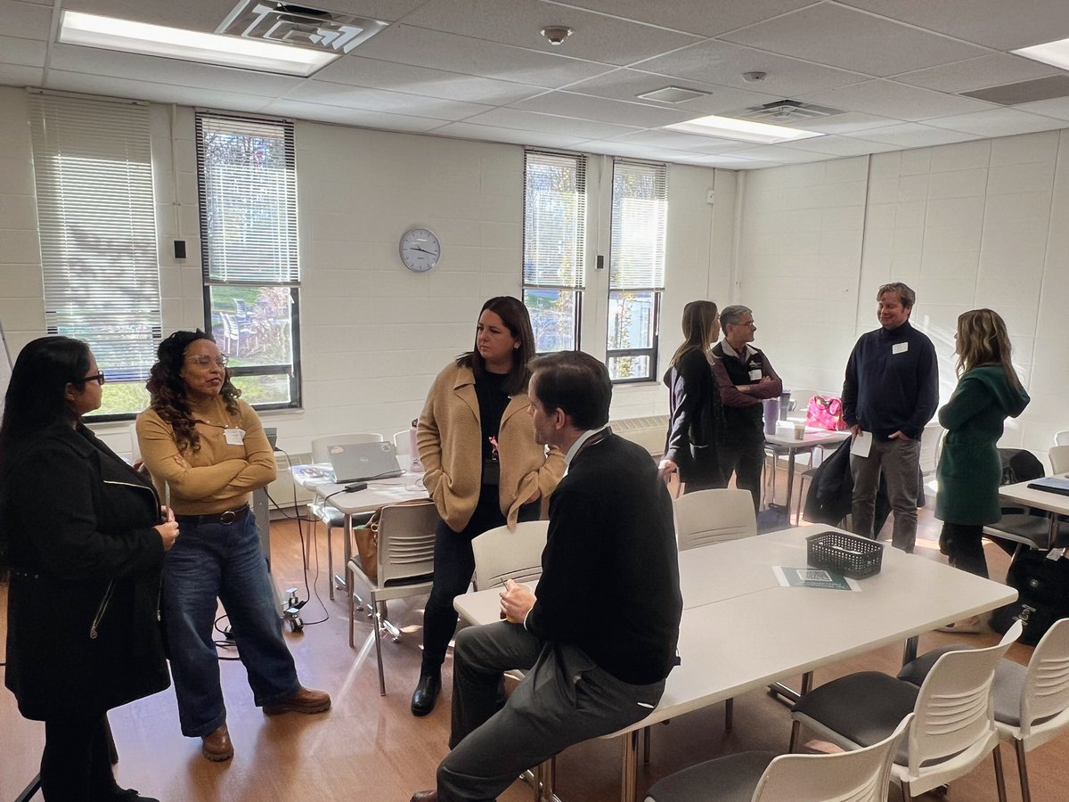 PaulForbesNYC's tweet image. Another day, another opportunity to be in community with folks who are committed to examining our bias-based beliefs. Part 2 of the Learn-Lead-Live Series at @pnwboces 
Great to have @Vibrantsoul_NG in the house and appreciate @PNWDS making an appearance 🙏🏽 #TheWorkBehindTheWork