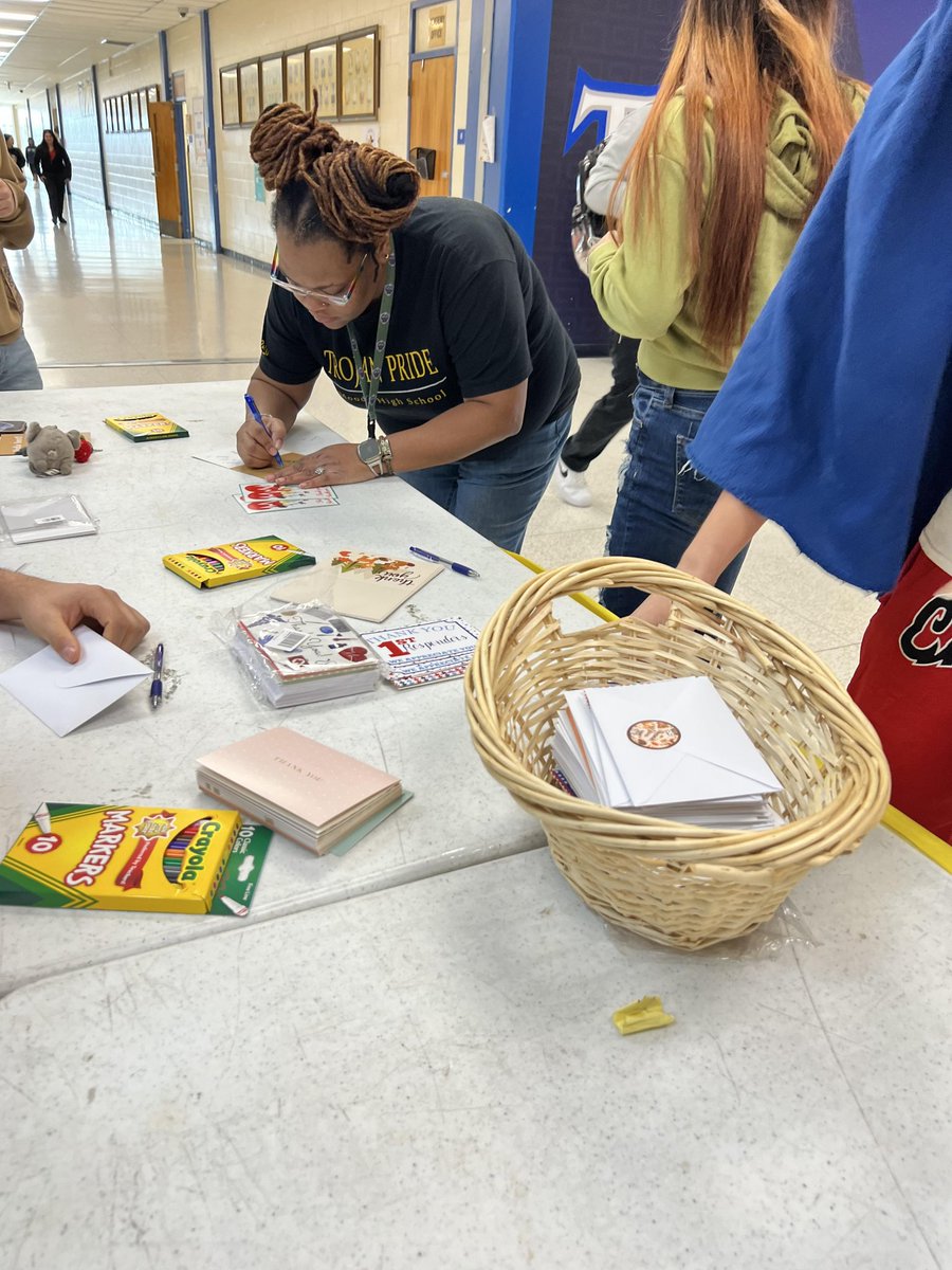 MoodyEnglishMonreal tweet media