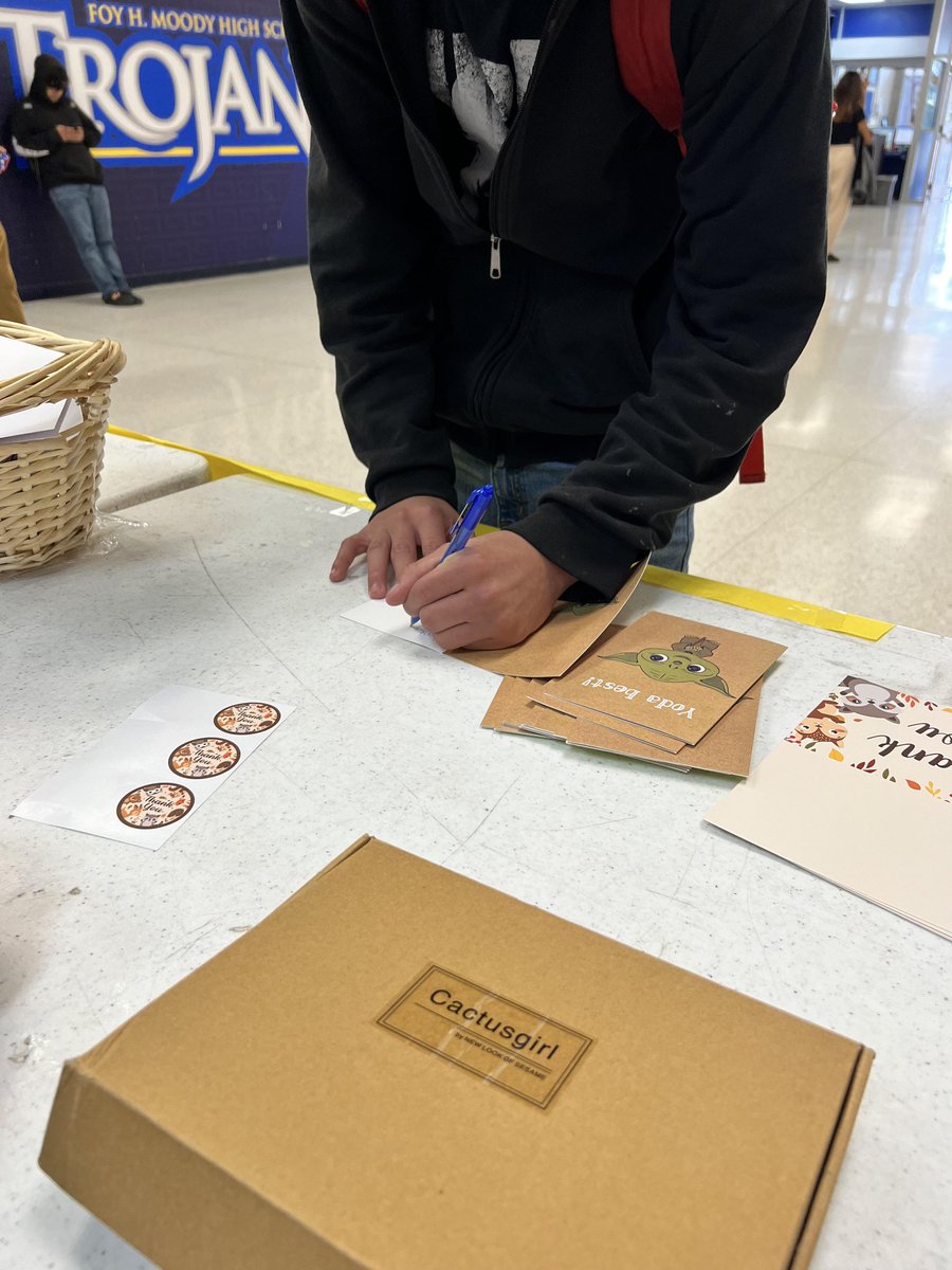 MoodyEnglishMonreal tweet media