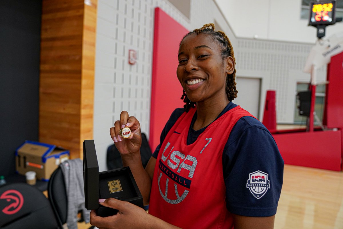 Bling for the World Champions!

Members of the 2022 🇺🇸 #USABWNT World Cup Team were presented their @BaronRings! 

💍 #baronchampionshiprings