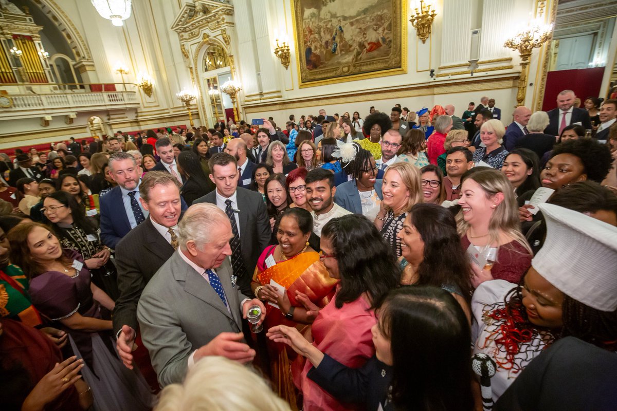 Greeting His majesty in our Indian way @CNOEngland @CNOWales @Crouchendtiger7 @SheffieldHosp @SheffHospLED @STH_Wellbeing @BINA_UK
