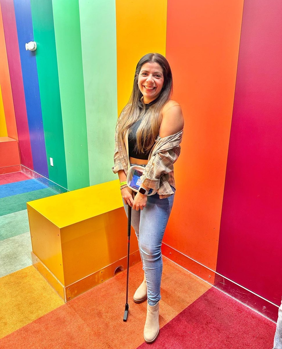 SinkersLounge's tweet photo. On Tuesdays we Tee Time ⛳️ 🌈

(📸 @polly_gomesc)

#sinkerslounge #minigolf #cocktaillounge #libations #teetime #kansascity #manhattan #craftcocktails https://t.co/ELEyLVrGcZ
