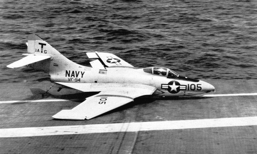 t_leung's tweet photo. Couger
Early #CarrierBasedJet
#F9F https://t.co/HvlffeZOBA