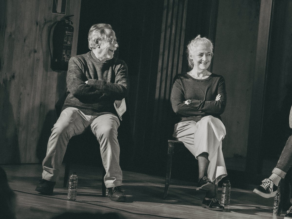 Divendres vam gaudir d'un col·loqui emotiu, molt humà, entranyable, divertit i ple de records compartits amb la gran #LolaLizaran

Gràcies al públic assistent, a l'Escola Cooperativa El Puig i als participants.

📷 @alexramirez_piano

Trobem-nos al #LOLA