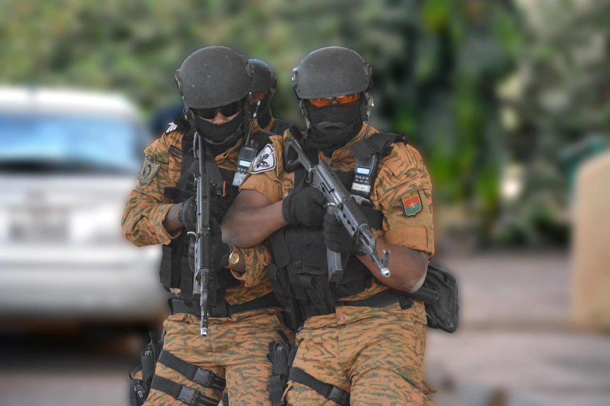 jlevenement's tweet photo. Drame d'#Inata : 02 ans après, 16 gendarmes sont toujours entre les mains du Groupe de soutien à l'islam et aux musulmans (GSIM).
Le 14 novembre 2021, le Burkina a perdu 53 gendarmes et 04 civils dans une attaque contre le détachement de gendarmerie, sur le site minier d’Inata https://t.co/sD3R04IzFX