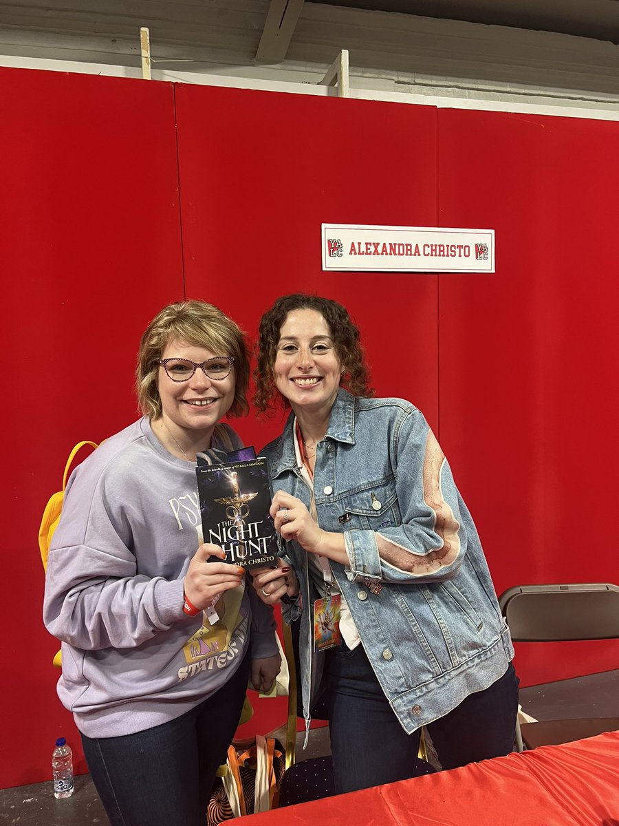It was so amazing to see my favourite authors, @holly_bourneYA , @merrowchild and @alliechristo again at #YALC2023 too!