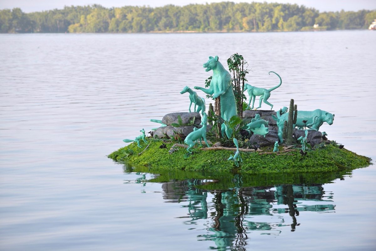 WaterfrontTO's tweet photo. 📣 Artists! We're seeking proposals for temporary floating art installation at Harbour Square Park Basin exploring water as a connector https://t.co/QLOv3lLMUn
📷 2022 installation, Happy Castaways, Demers-Mesnard
📷 '19 installation, SOS (Safety Orange Swimmers), A+J Art+Design https://t.co/A4OtZn0UQD