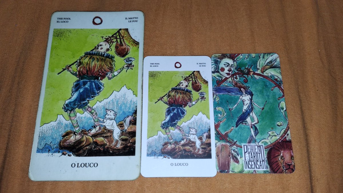 igorrealequatro's tweet image. Amo receber decks de presenteeeee.

Ganhei essa versão mini do tarot insensati do @IamRodrigo.

É um dos meus decks favoritos e está com uma versão mini lindaaaaa. Amooooo. Amei forteeeee 

#mimos