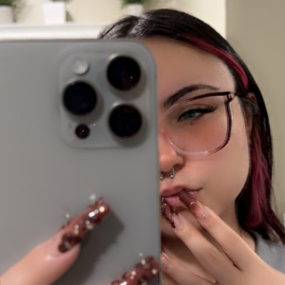 #NewProfilePic https://t.co/q6NIM1vPrP<a href="/tag/newprofilepic"class="tags">#NewProfilePic</a>