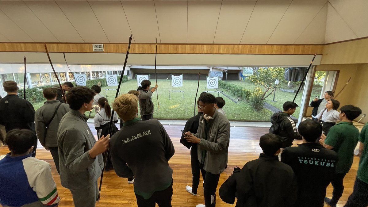 HawaiiMensVB's tweet photo. A fun-filled day, touring the @UNIV_TSUKUBA_EN campus and learning traditional Japanese sports.

#WarriorBall24 x #GoBows https://t.co/dfNJXdpMHH