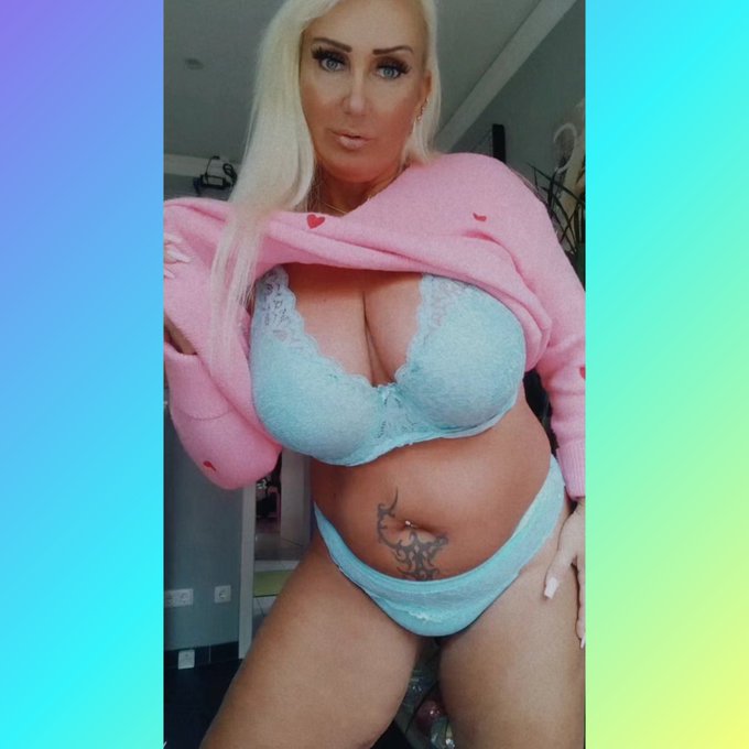 W&uuml;nsche dir einen sch&ouml;nen Abend 💋 #curvy #sexydress #bigbooty #plussize #sexydessous https://t.co/F1<a href="/tag/curvy"class="tags">#curvy</a><a href="/tag/sexydress"class="tags">#sexydress</a><a href="/tag/bigbooty"class="tags"><span>#bigbooty</span></a><a href="/tag/plussize"class="tags"><span>#plussize</span></a><a href="/tag/sexydessous"class="tags"><span>#sexydessous</span></a>