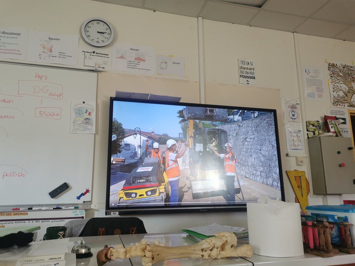 Dans le cadre de la #semaineecoleentreprise, une classe de 3è a reçu la responsable de la communication du groupe Renaudi.(travaux publics) 
1h riche et interactive à reconduire l'an prochain
<a href="/AcademieNice/">Académie de Nice</a>
<a href="/GroupeRenaudi/">Groupe Renaudi</a>
<a href="/ElodieChoisy/">Elodie CHOISY</a>