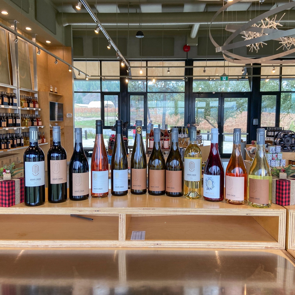 Count down to the holidays with our specially curated selection of 12 wines! Individually gift wrapped and ready to ship, it's the perfect gift for the wine lover in your family (or for yourself 😉).

Order yours now: montecreekwinery.com/product/12-day…