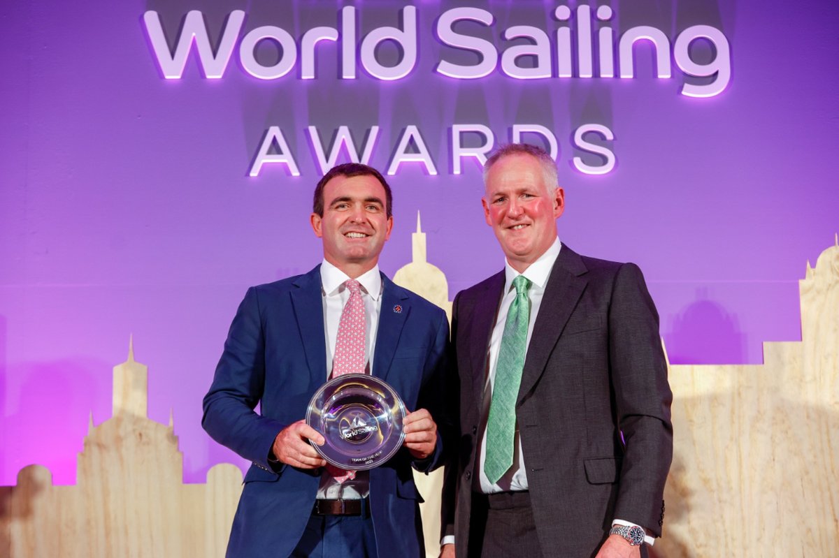 Charlie Enright collects the Team of the Year Award on behalf of the 11th Hour Racing Team 🥳👏 #WorldSailingAwards @turismodemalaga