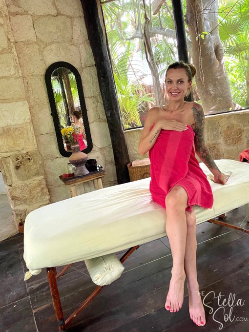 Today I am enjoying a sub-funded 4 hour Mayan clay spa day in the jungle while a thunderstorm rages outside<a href="/tag/realloyalfans"class="tags"><span>#realloyalfans</span></a>