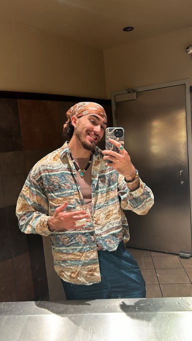 Thought my fit was cute https://t.co/HZ59fB3uGy<a href="/tag/attractive"class="tags"><span>#attractive</span></a>