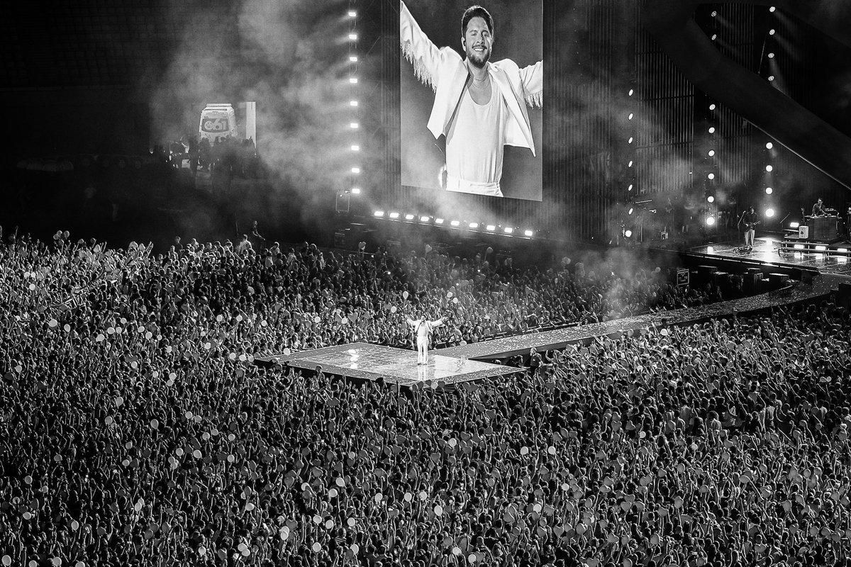 manuelcarrasco_'s tweet photo. Pasará lo que tenga que pasar, pero esto ya pasó. Y en Sevilla.

Sois mi mejor premio.
❤️

#LatinGRAMMY https://t.co/pukJwz5Tfk
