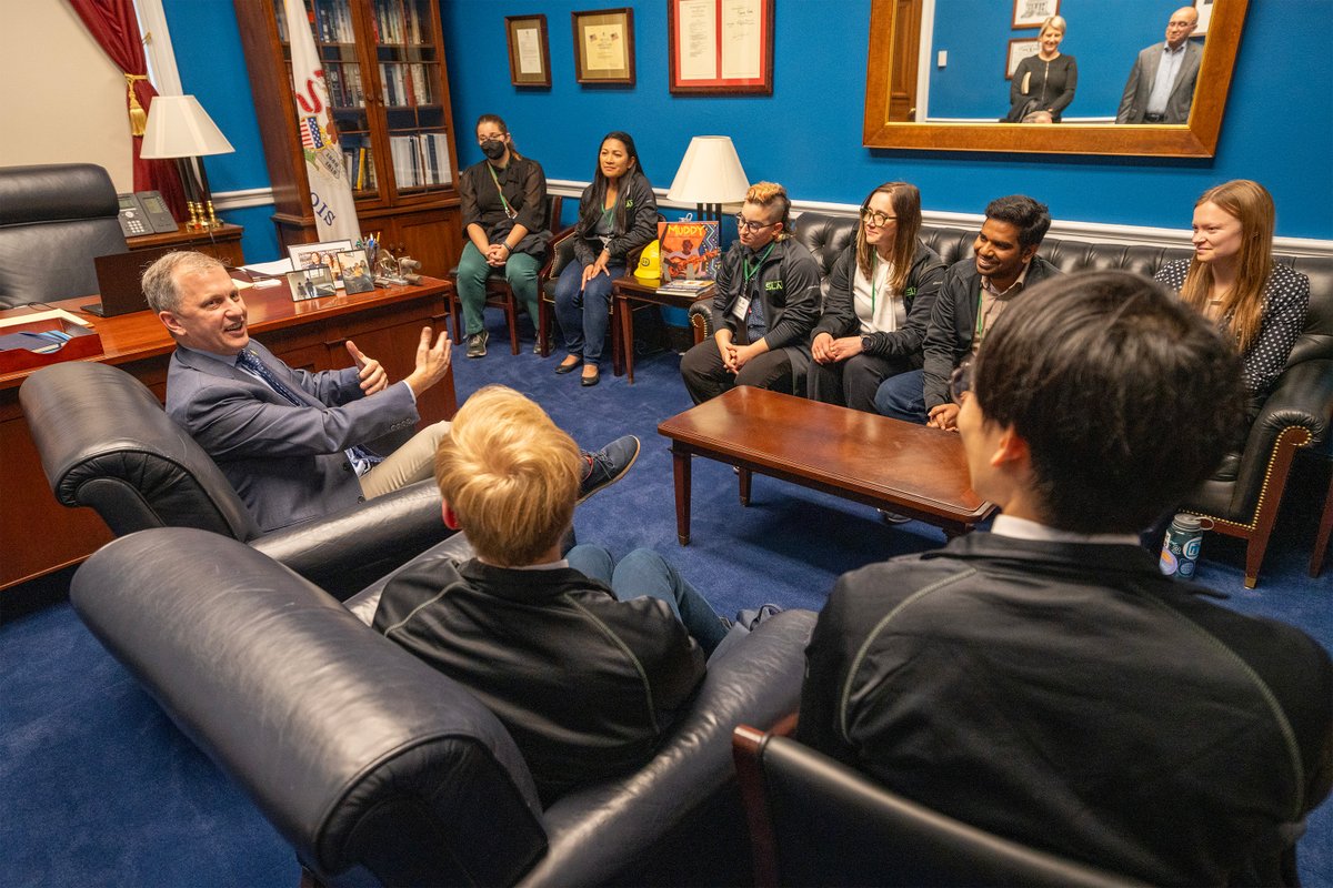 BerkeleyLab's tweet image. The #NationalLabSLAM competition is heating up! Finalists from 17 @ENERGY National Labs are in Washington, D.C. attending practice sessions and joining a Capitol Hill tour. Don’t miss the #NLSLAM tomorrow, Nov. 15 at 1:30 p.m. PT: nlresearchslam.org