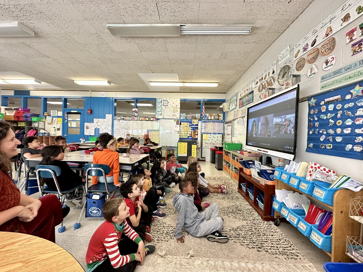 I was lucky enough to win an educator raffle @CCBF2023 & our class loved having @LGartonScanlon & @yourbuffalo visit! They read one of their amazing books, told us about themselves & answered all our questions! Thank you! 📚 #chappaquabookfest2023 @OssiningSchools @FerzeenShamsi