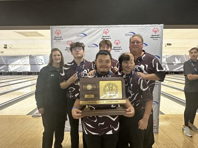 SmcnuttMcnutt's tweet photo. Way to go Buff Bowlers!!! KSHSAA State Unified Bowling Champions!!!
#gcbuffpride #iteachgc https://t.co/49bhSRDBlM