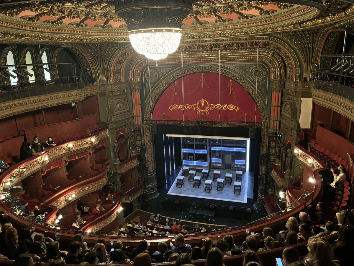 An incredible night watching <a href="/JamieMusical/">Everybody’s Talking About Jamie - Musical</a> in Leeds with some of our amazing undergraduate students ✨ Such a brilliant, empowering and inspiring show in these gloomy times <a href="/LbuEducationsoc/">Education Society LBU</a> <a href="/EducationLBU/">Carnegie Education</a> #LBU #CSE #inclusion #inclusiveeducation @HannahSeat_ <a href="/kaymagpie/">Kay Kempers 🏳️‍🌈</a>