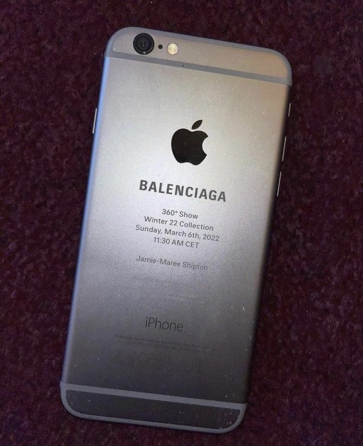 Shtreetwear's tweet photo. Various Balenciaga Runway Invitations ✉️ https://t.co/kCDrrIVVYZ