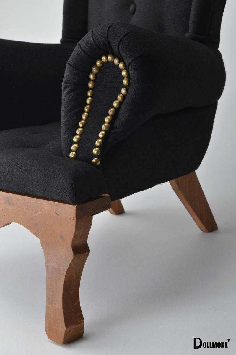 【入荷情報】
DOLL MOREより、ドール用ソファ『Dollmore Haute Sofa』のご紹介です！
➡️dolk.jp/portal/itemLis…

アンティークやヨーロピアンな雰囲気を感じるソファが新入荷です！
60cm～70cm向けサイズでマットな黒とレザー調の黒の2種。高級感のあるデザインや仕立てとなっております。