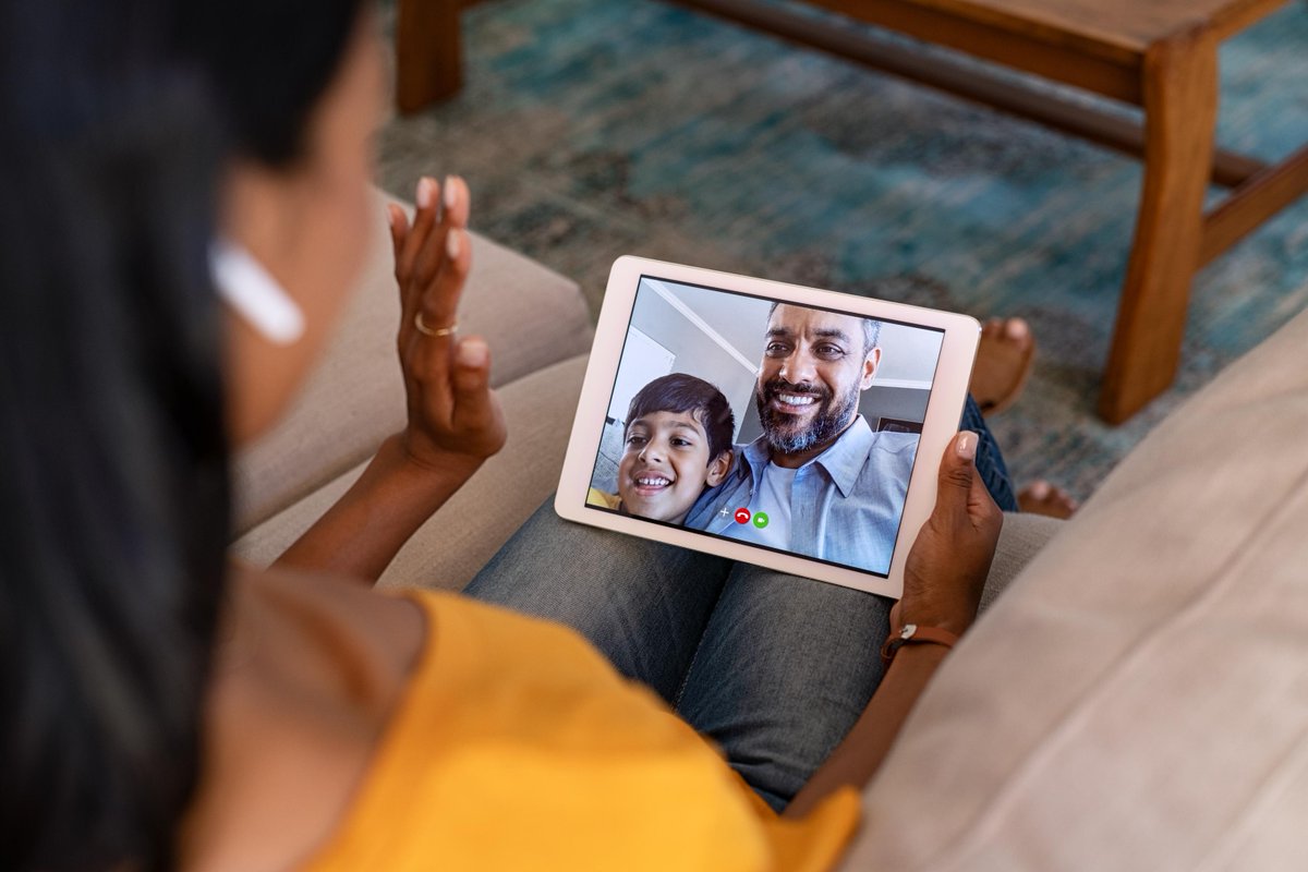 MoneyMartCanada's tweet photo. MoneyTransfersMadeEasy! Need to send money to someone special and not sure how? Look no further - MoneyMart and Western Union® have your back! Find us today and get started! #MoneyMart #WesternUnion https://t.co/EtNLUHrINk https://t.co/3AYq3aTIbP
