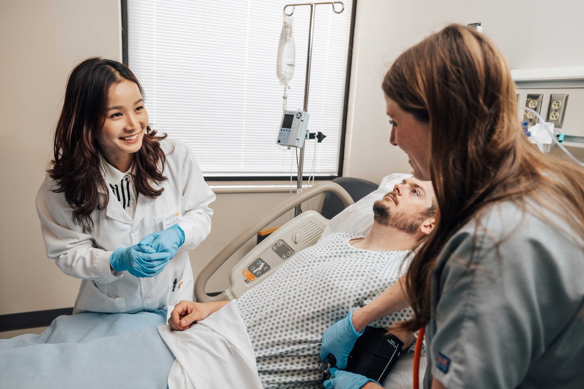 utknursing's tweet photo. Wishing all our #VolNurses a Happy National Nurse Practitioner Week! ๐๐ฉบ https://t.co/DskQwOoSif