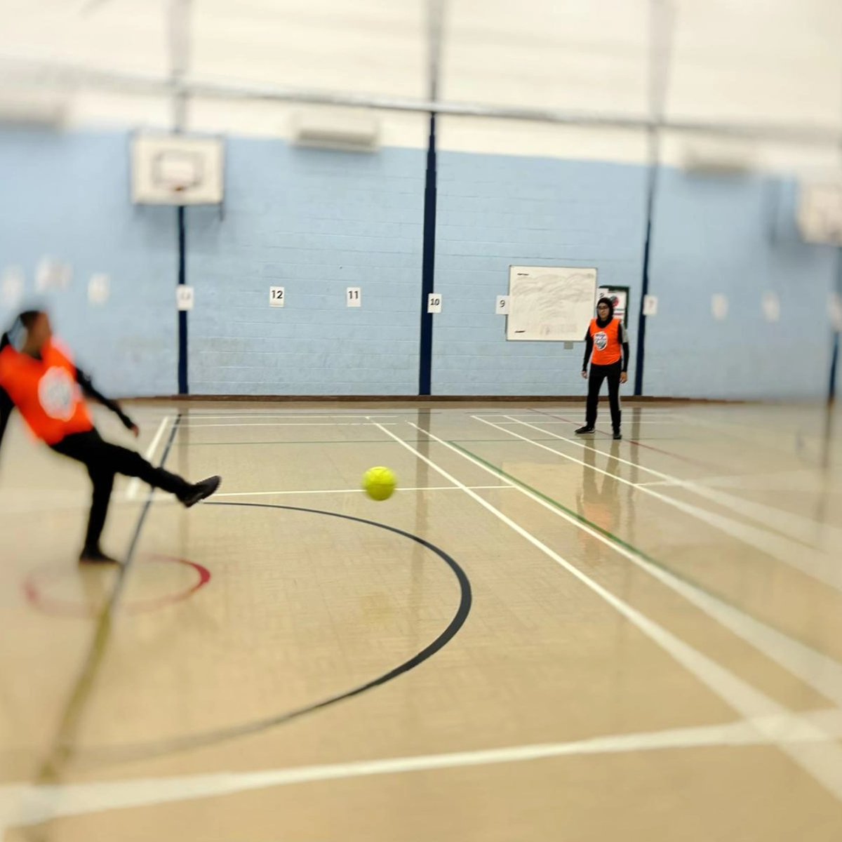 Great turnout for our Safe Space for Girls Football session.

24 Girls attended the first weekly Football session at Featherstone Sports Centre.

Thanks to funding from <a href="/london_youth/">London Youth Action</a> we can provide a safe space for girls to play Football ⚽️. 
 #biggerandbolder